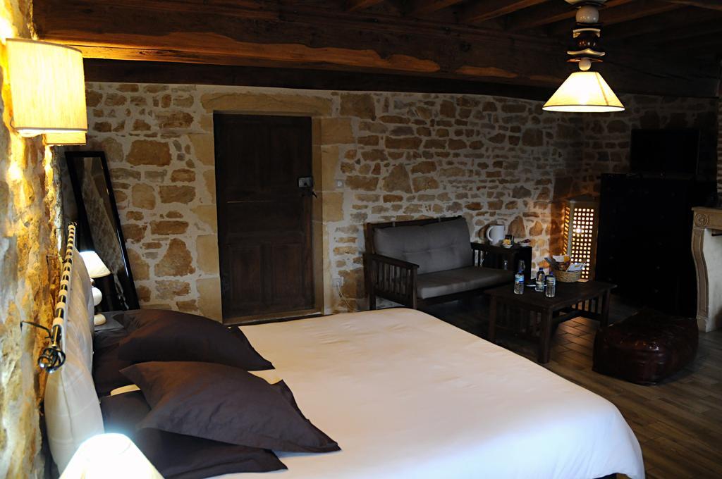 Bed and Breakfast Escale En Charolais Brionnais Saint-Julien-de-Civry Zimmer foto