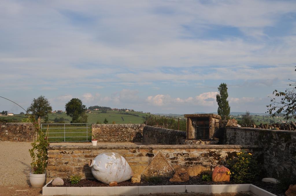 Bed and Breakfast Escale En Charolais Brionnais Saint-Julien-de-Civry Exterior foto