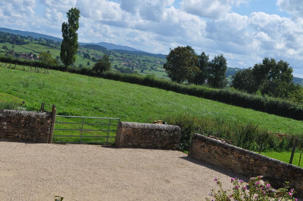 Bed and Breakfast Escale En Charolais Brionnais Saint-Julien-de-Civry Zimmer foto